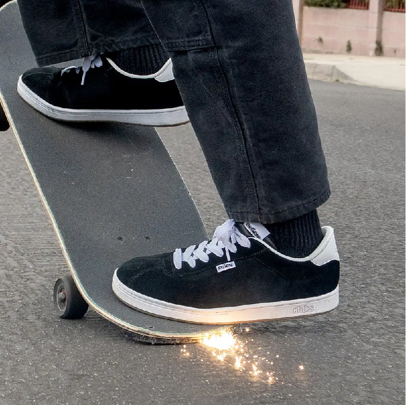 Zapatos Etnies Scam Black White