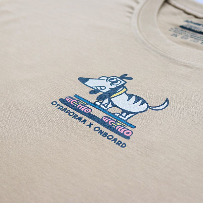 Camiseta Otra Forma x On Board Aguante la Pela Beige