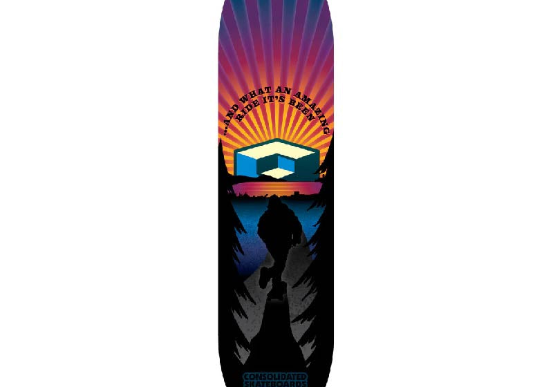 Última tabla de skate 'Consolidated Final Consolidated Sunset', que presenta un diseño gráfico impresionante inspirado en atardeceres vibrantes. Esta tabla, que simboliza la culminación de la marca