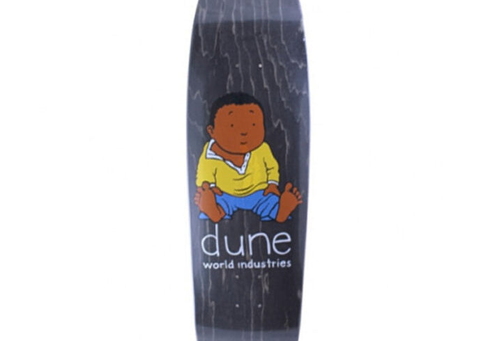 Tabla de skate 'World Industries Dune Baby Sitting 8.8', que presenta un diseño divertido y colorido. Con un ancho de 8.8 pulgadas, esta tabla ofrece una excelente estabilidad y control, ideal para skaters de todos los niveles. Construida con materiales de alta calidad, es perfecta para realizar trucos en el parque o disfrutar de un paseo relajado.