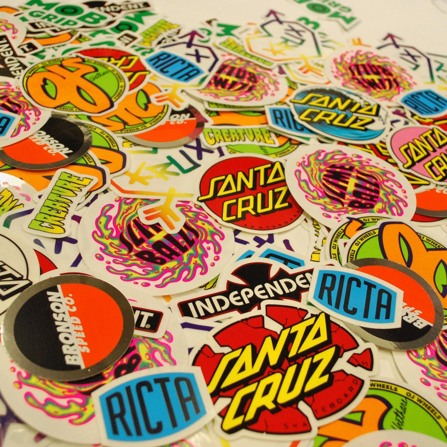 stickers_de_skateboarding_en_la_teinda_de_skate_con_envio_a_colombia.jpg